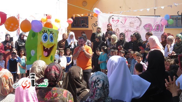 كفرقاسم – فيديو: بساتين الامل, السلام , والمحبة تحتفل بعيد الام على انغام عمو انس وجوقته ..